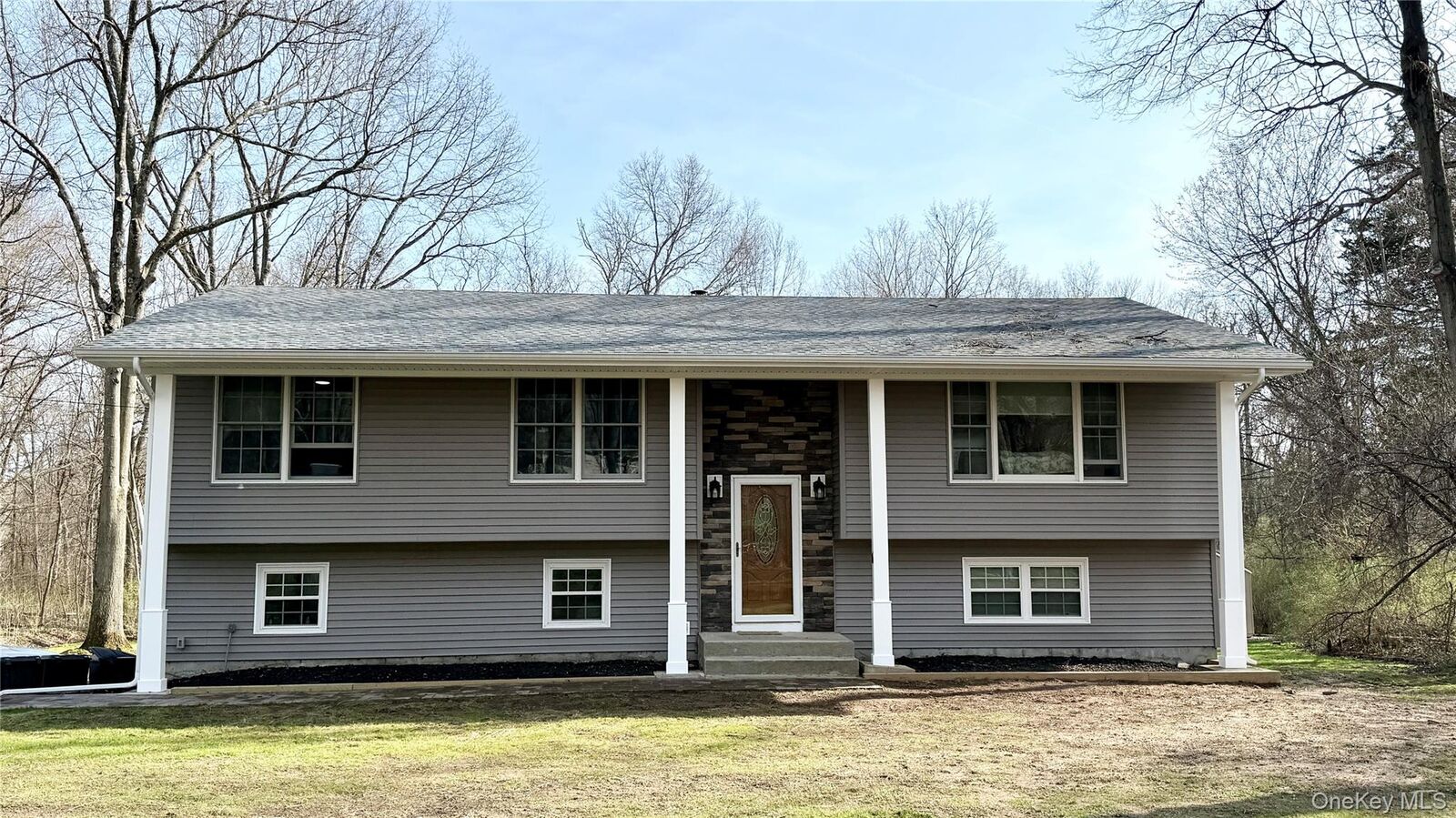 Property Photo:  6 Viaduct Court  NY 12577 