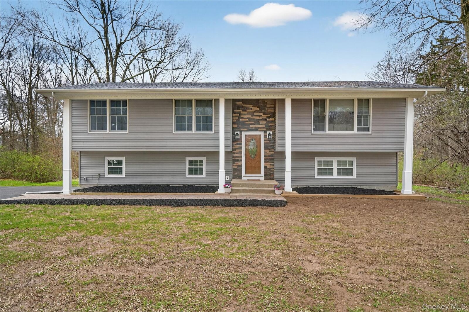 Property Photo: 6 Viaduct Court NY 12577