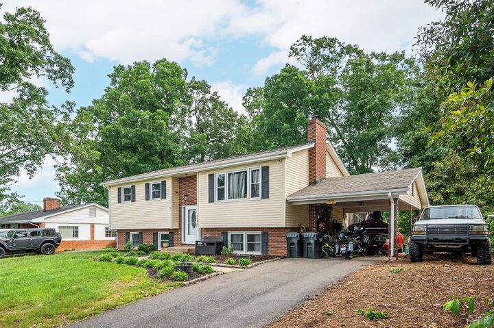 Property Photo: 5949 Village Lane VA 24019
