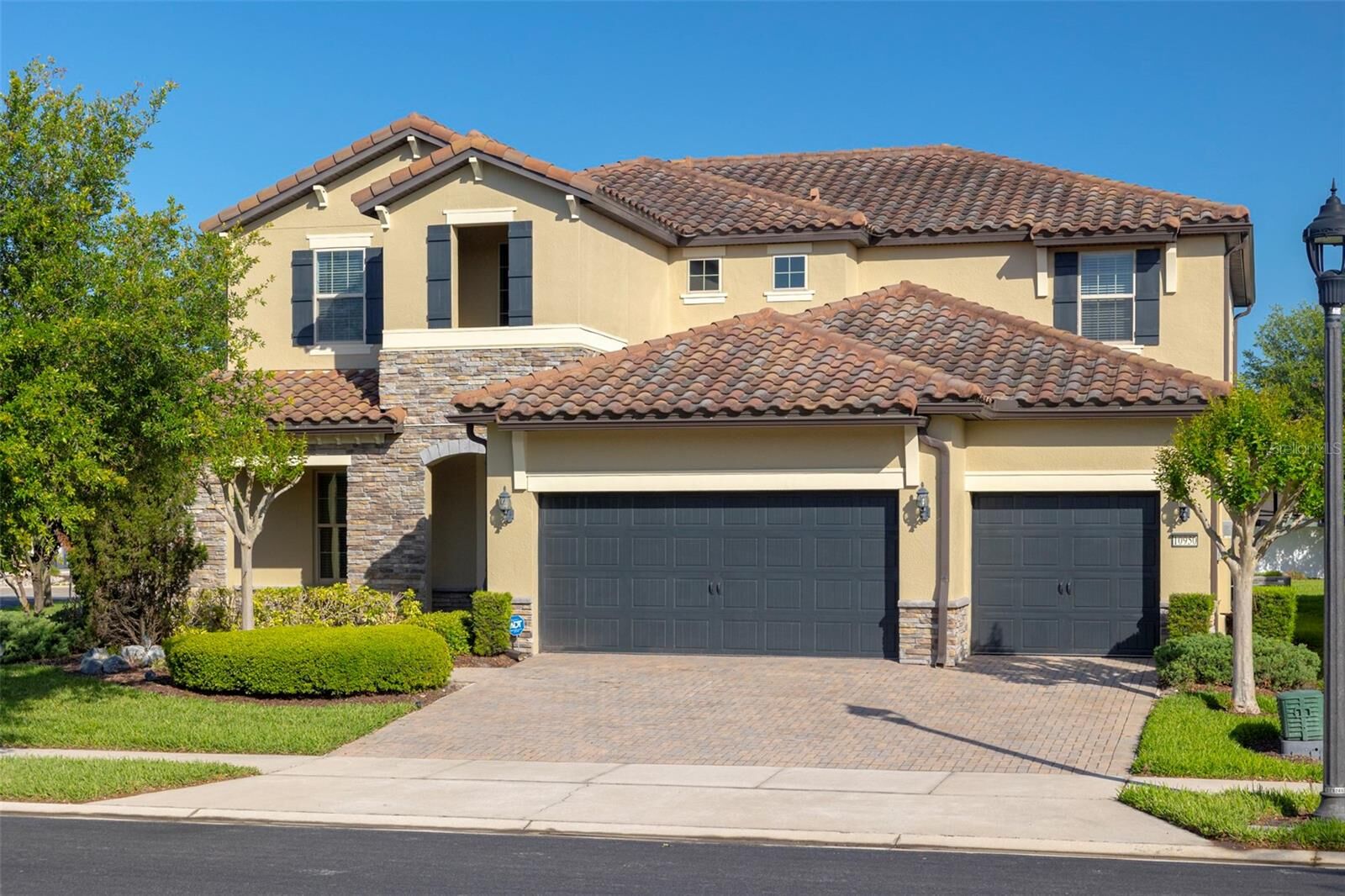 Property Photo:  10950 Citron Oaks Drive  FL 32836 