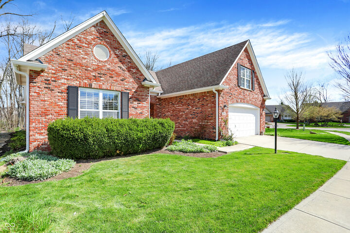 Property Photo:  1554 Glen Manor Court  IN 46032 