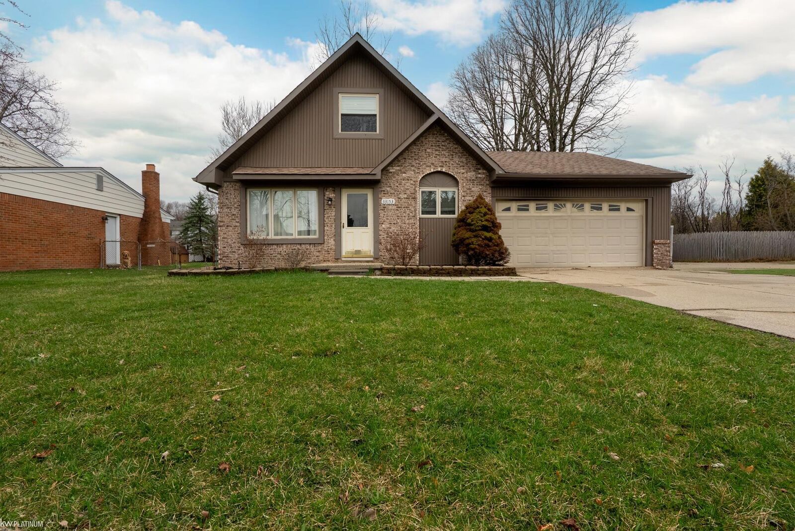 Property Photo:  33153 Palmetto Drive  MI 48047-1428 