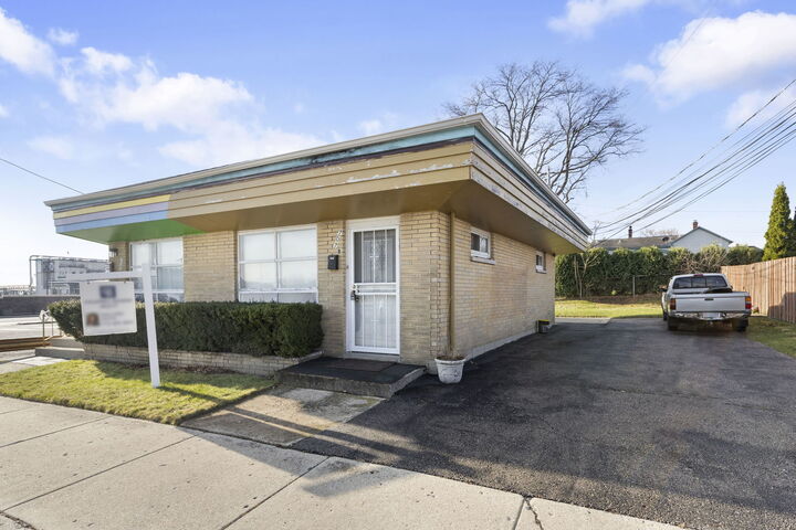 Property Photo: 707 15th Street A-B IL 60064