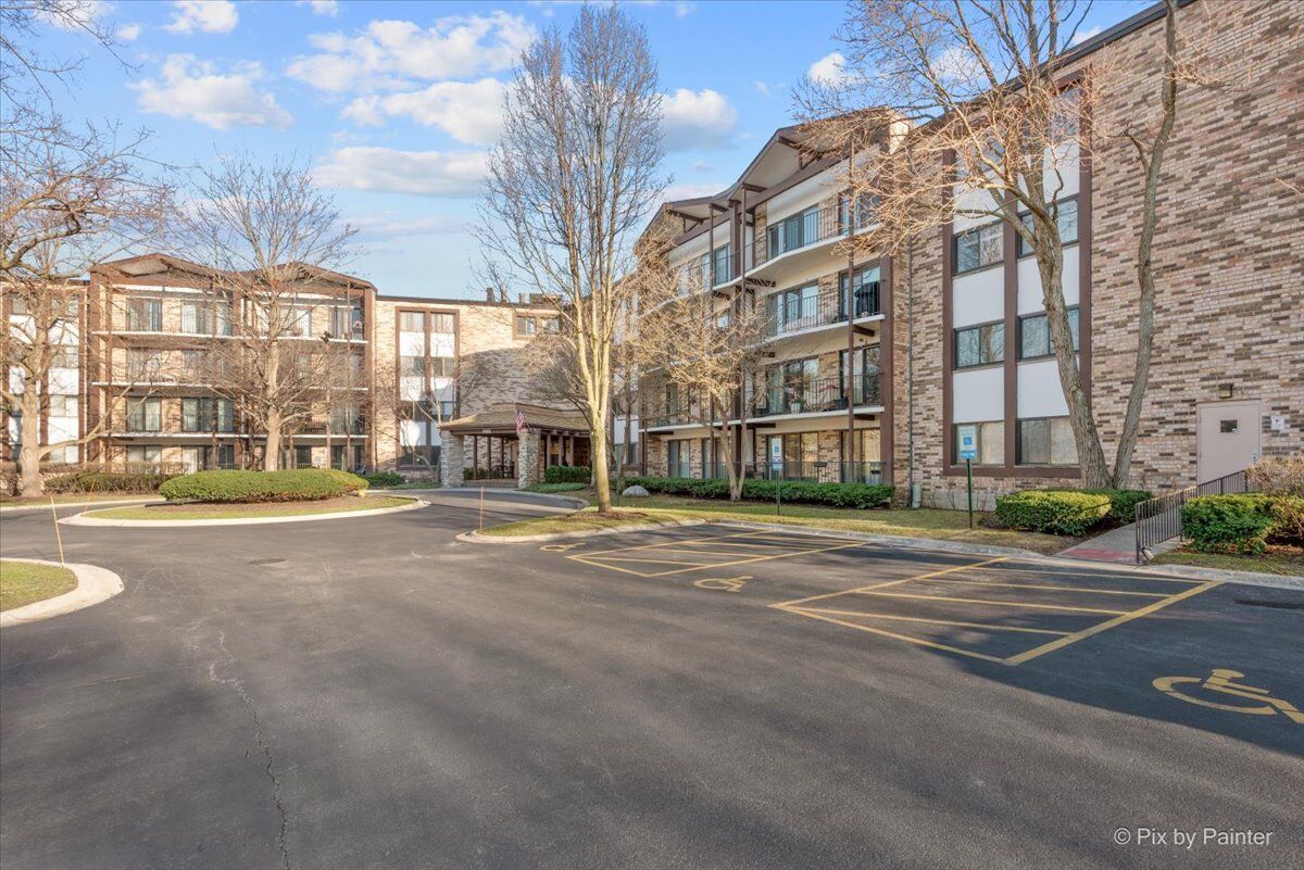 Property Photo:  1400 N Yarmouth Place 416  IL 60056 