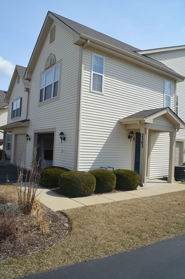 Property Photo:  2503 Dickens Drive 2503  IL 60504 
