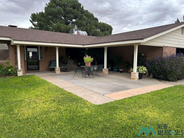 Property Photo:  502 Farris Street  NM 88220 