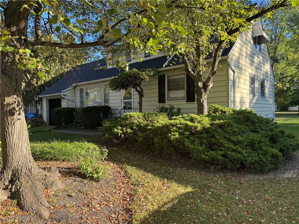 Property Photo:  5202 Longton Road  OH 44124 