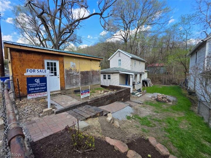 Property Photo:  729 Valley Avenue  OH 43920 