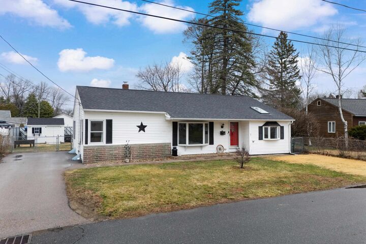 Property Photo:  39 Ann Avenue  NH 03102 