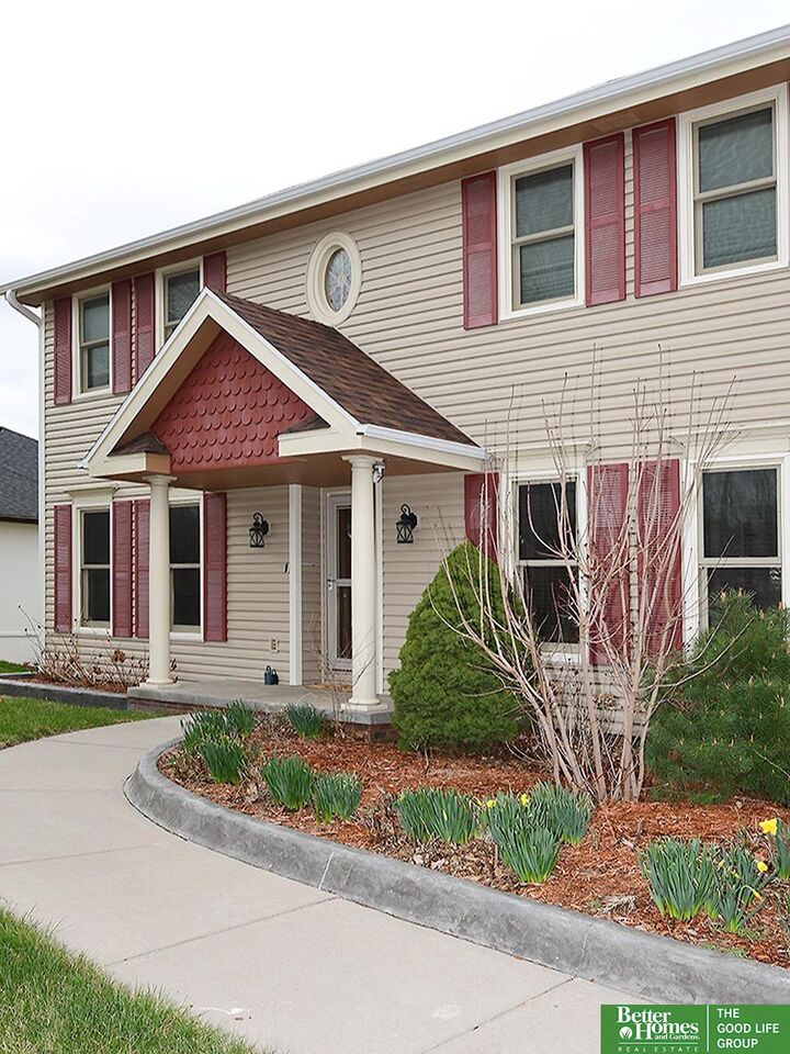 Property Photo: 315 Pheasant Run Lane NE 68046