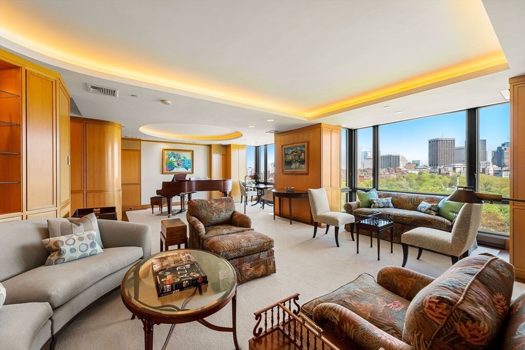 Property Photo: 2 Commonwealth Ave 14B MA 02116