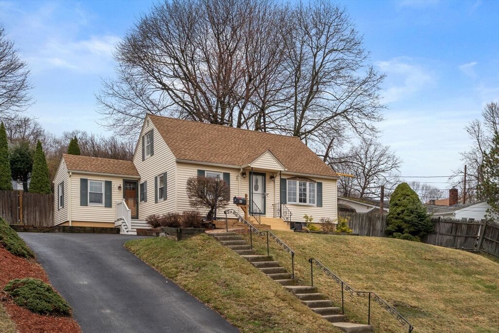 Property Photo:  40 Colby Ave  MA 01605 