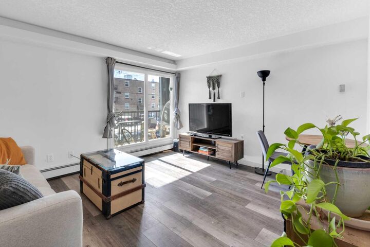 Photo de la propriété:  931 2 Avenue NW 204  AB T2N 0E6 