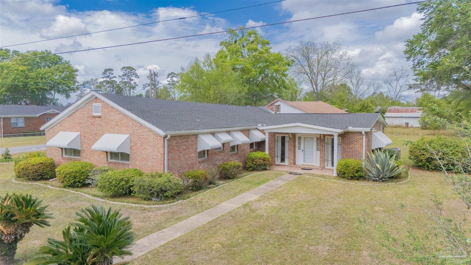 Property Photo:  302 Wegner Ave  FL 32533 