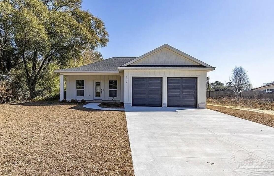 Property Photo: 8338 Raleigh Cir FL 32534