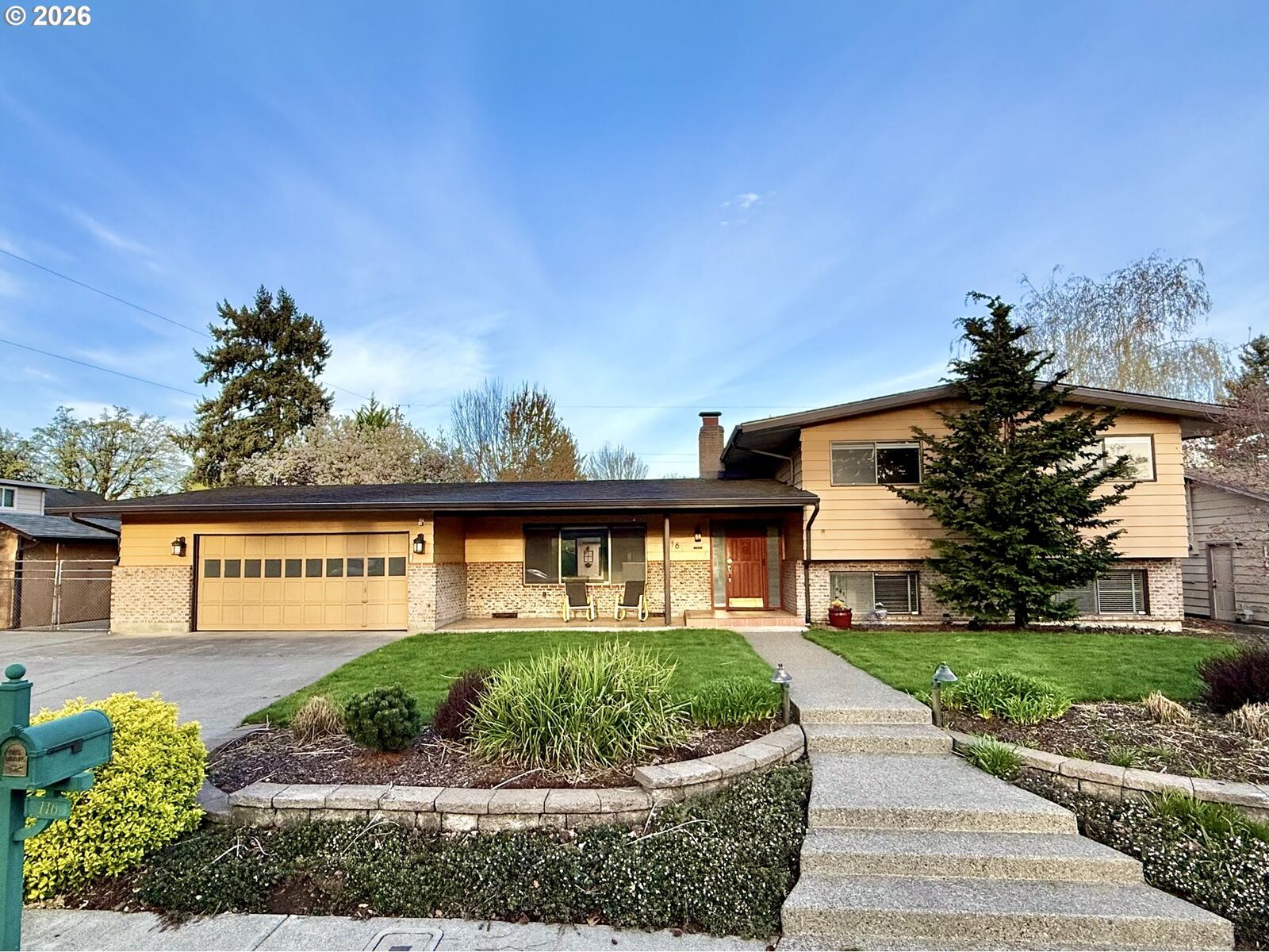 Property Photo:  116 Enid Ave  WA 98661 