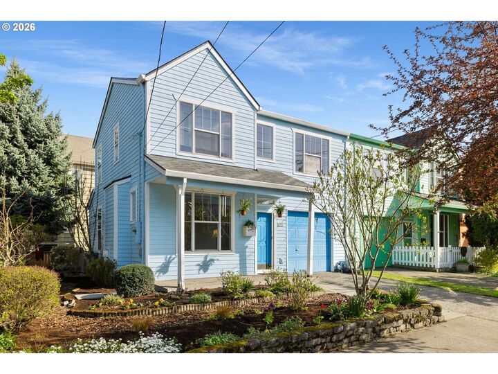 Property Photo:  1703 SE Clinton St  OR 97202 