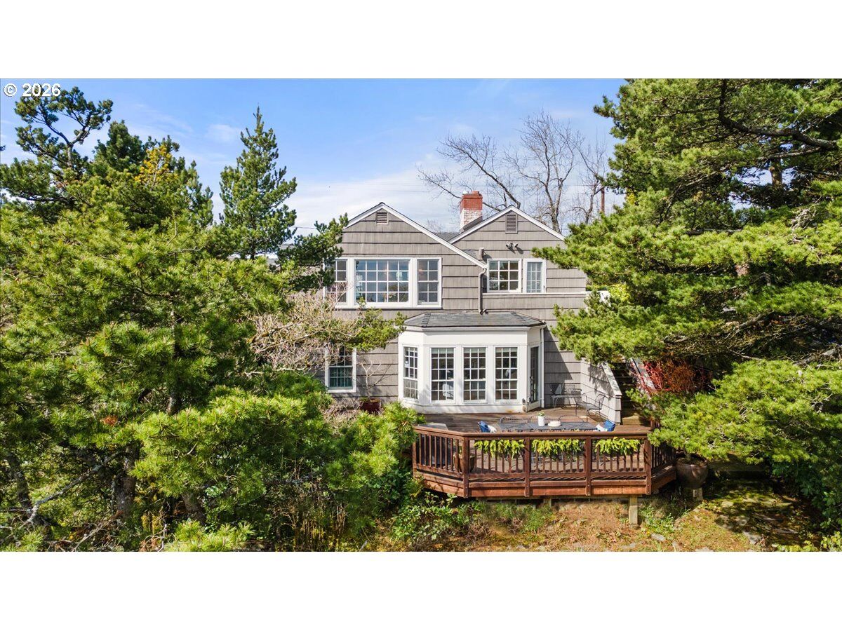 Property Photo:  4317 SW Bernard Dr  OR 97239 