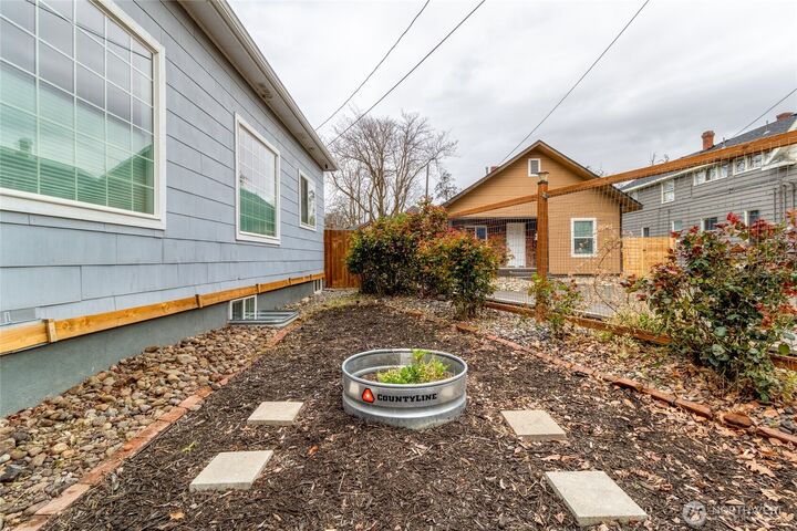 Property Photo: 311 N Chase Avenue WA 99362