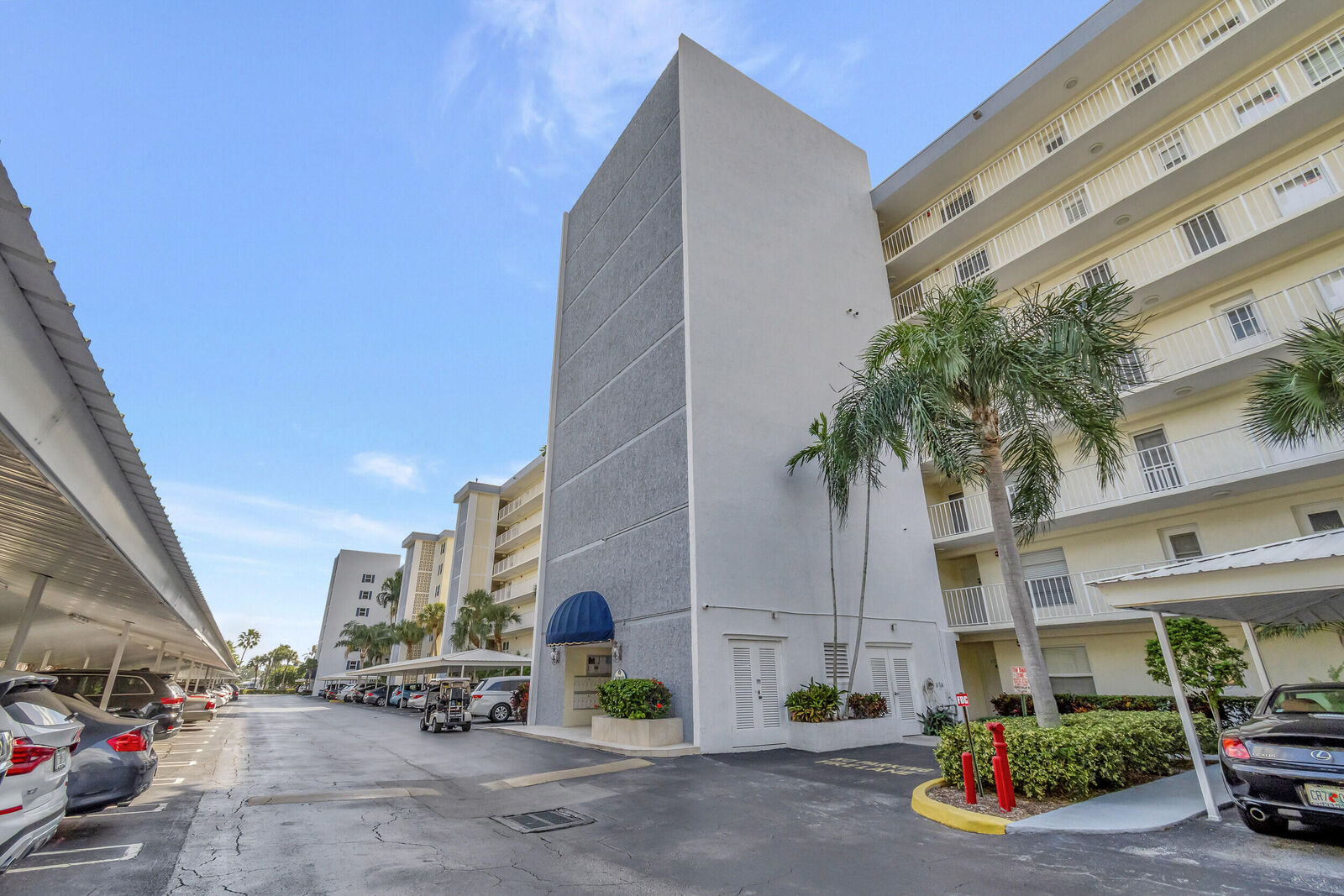 Property Photo: 1 Harbourside Drive 4502 FL 33483