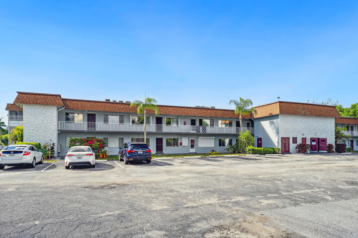 Property Photo: 2878 Donnelly Drive 106 FL 33462