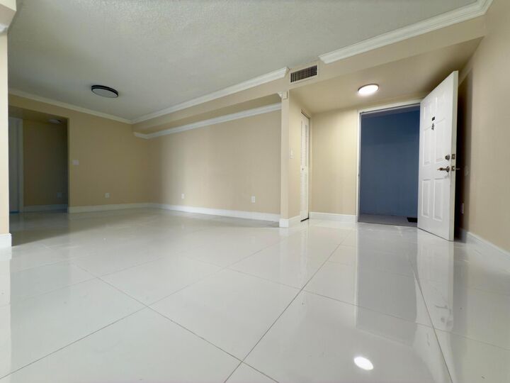 Property Photo:  5962 Morningstar Circle 102  FL 33484 