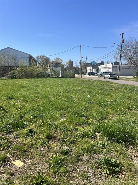 Property Photo:  1007 Tunstall Ave  VA 23504 