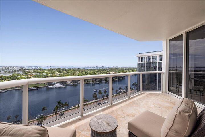 Property Photo:  4779 Collins Ave 1706  FL 33140 