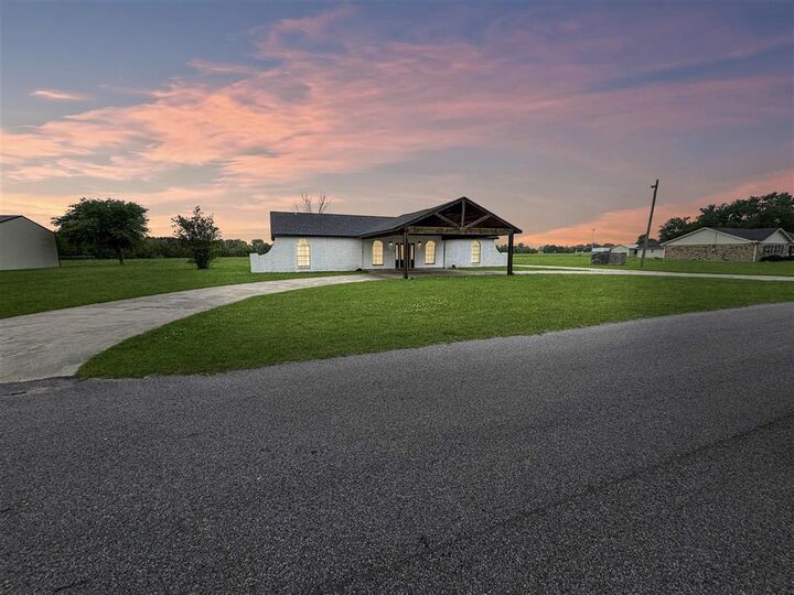Property Photo: 2822 Wilson Drive LA 70607