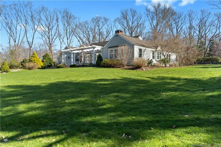 Property Photo:  4 White Farm Lane  CT 06371 