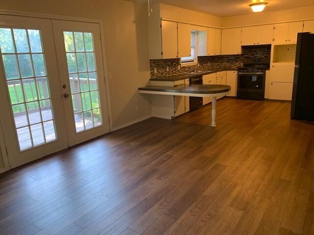 Property Photo: 619 W Cheyenne OK 74075