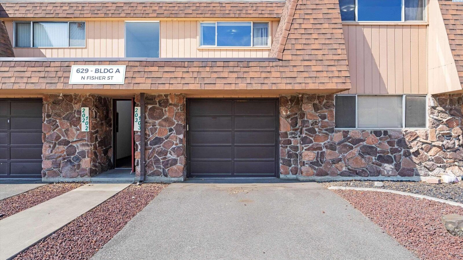 Property Photo:  629 N Fisher St A203  WA 99336 