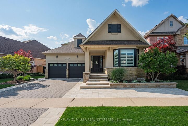 Property Photo:  2201 Rochester Circle  ON L6M 5E3 