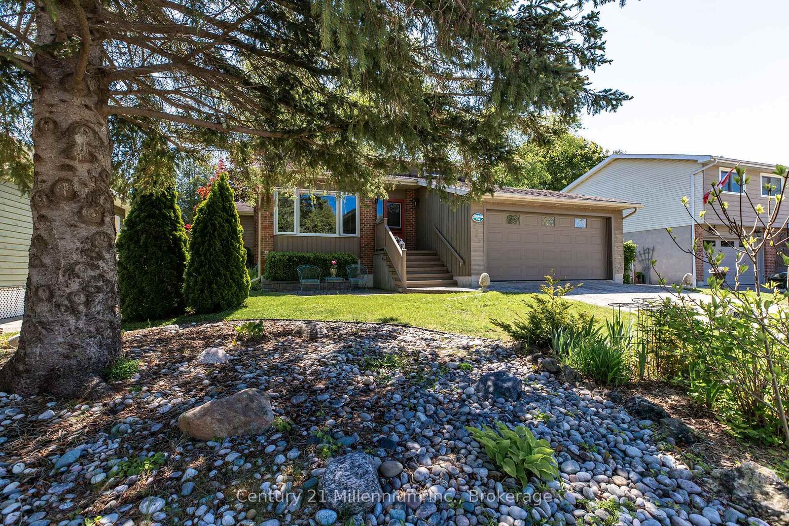 Property Photo:  294 Albert Street S  ON N0H 2L0 