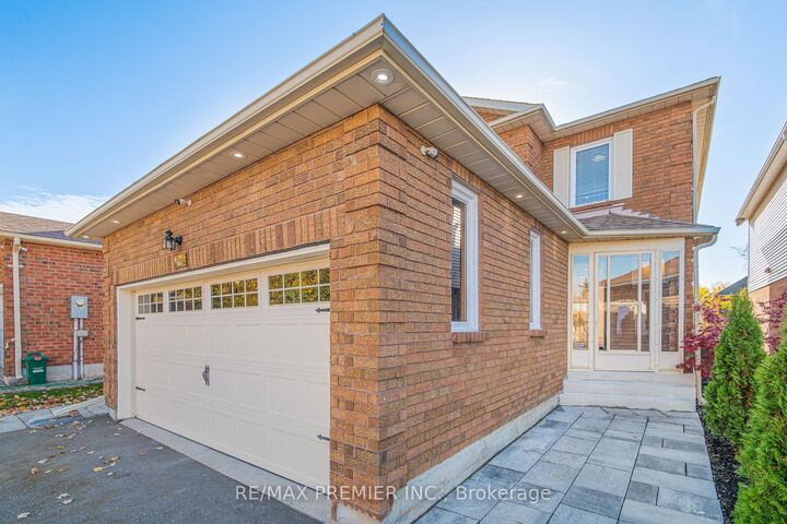Property Photo: 23 Sunbird Boulevard ON L4P 3R9