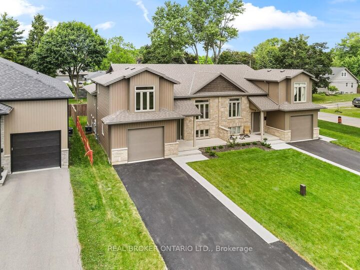 Property Photo: 44 Topham Boulevard ON L3C 3G2