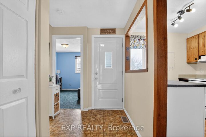Property Photo:  42F Benlea Drive 70  ON K2G 4A9 
