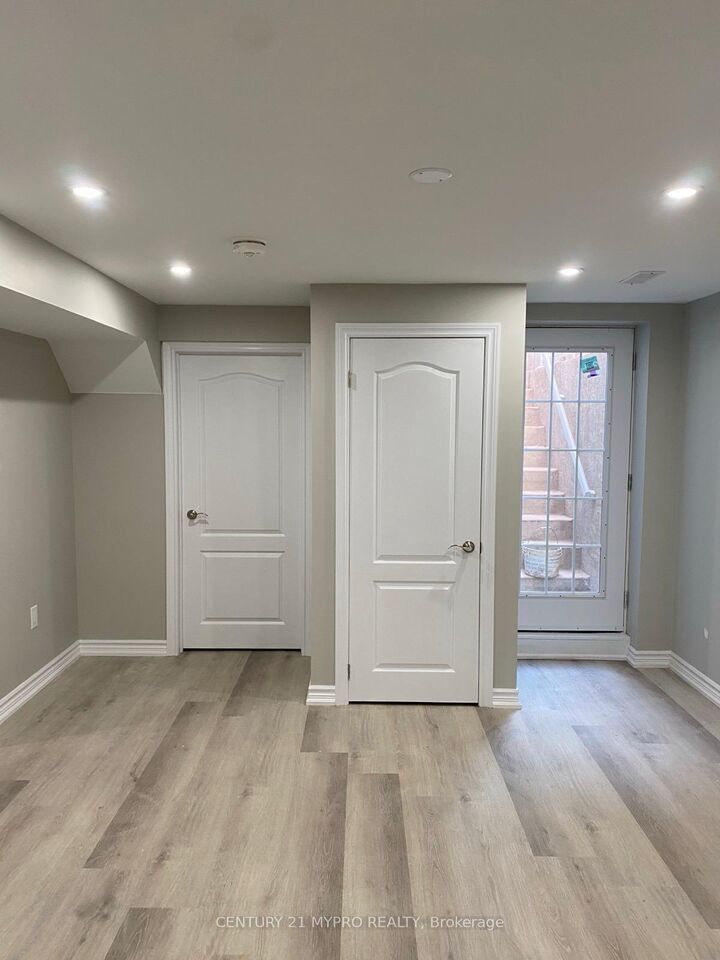 Property Photo:  16 Berger Avenue  ON L6B 0L9 