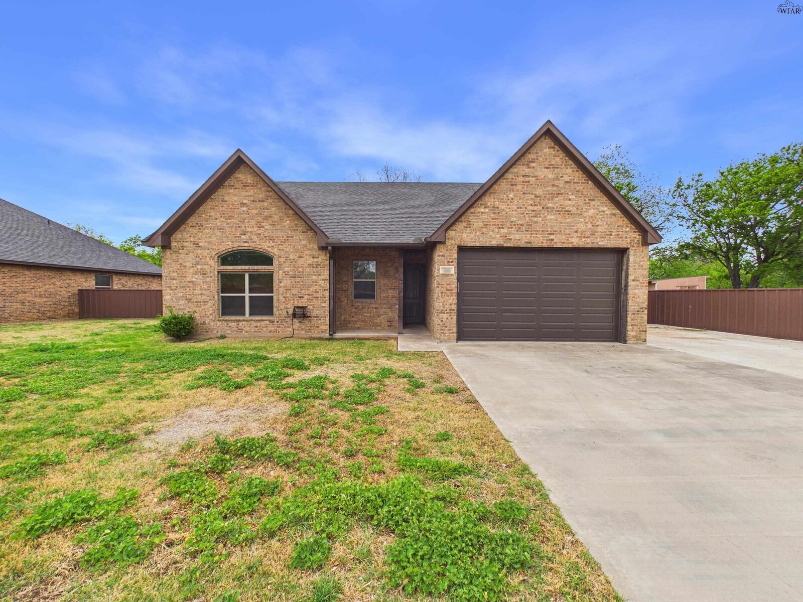 Property Photo: 310 W College Street TX 76354