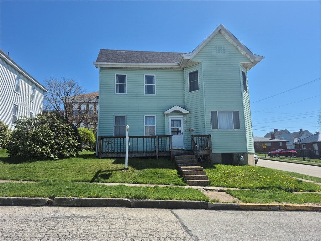 Property Photo:  1537 Poplar St  PA 15601 