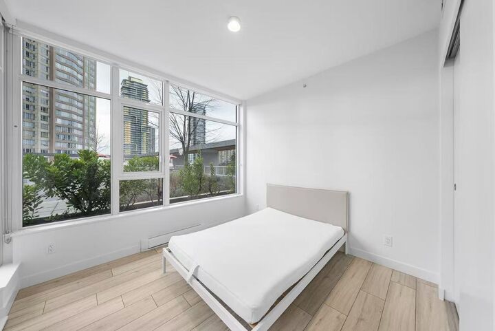 Property Photo:  6080 McKay Ave The 4th Floor  BC V5H 0J4 
