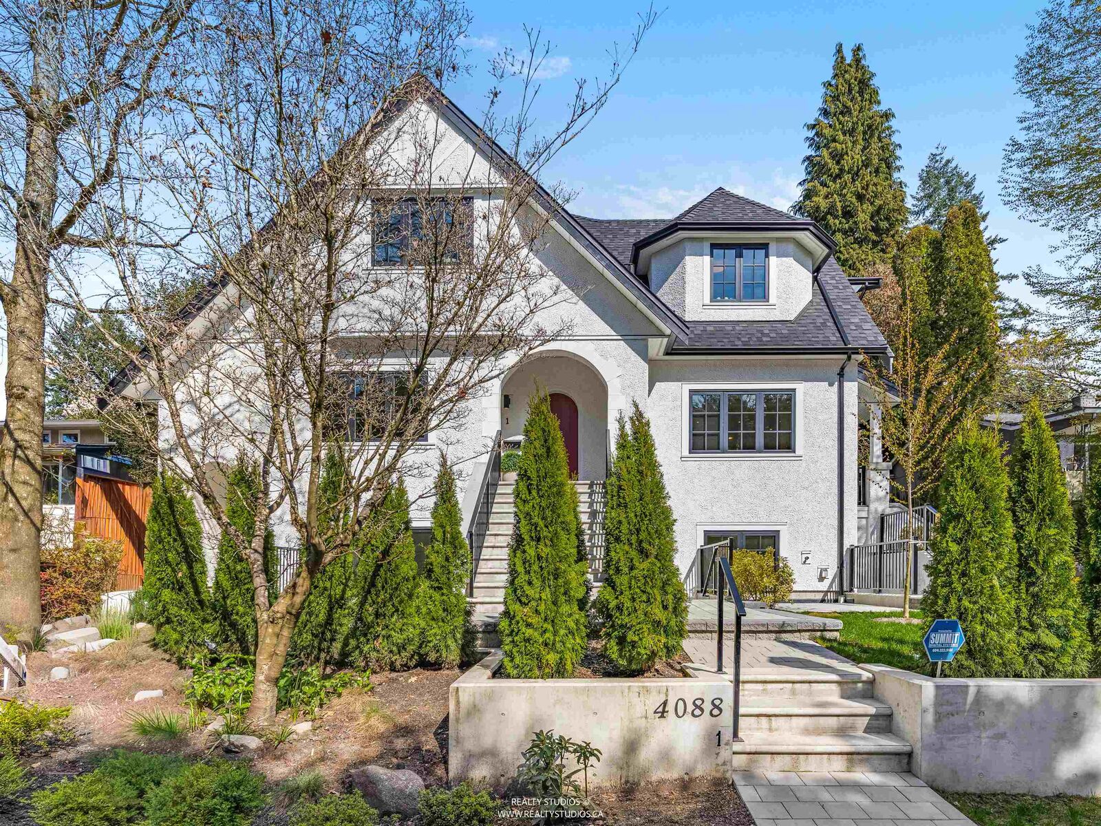 Property Photo: 4088 Maple Crescent 3 BC V6J 4B2