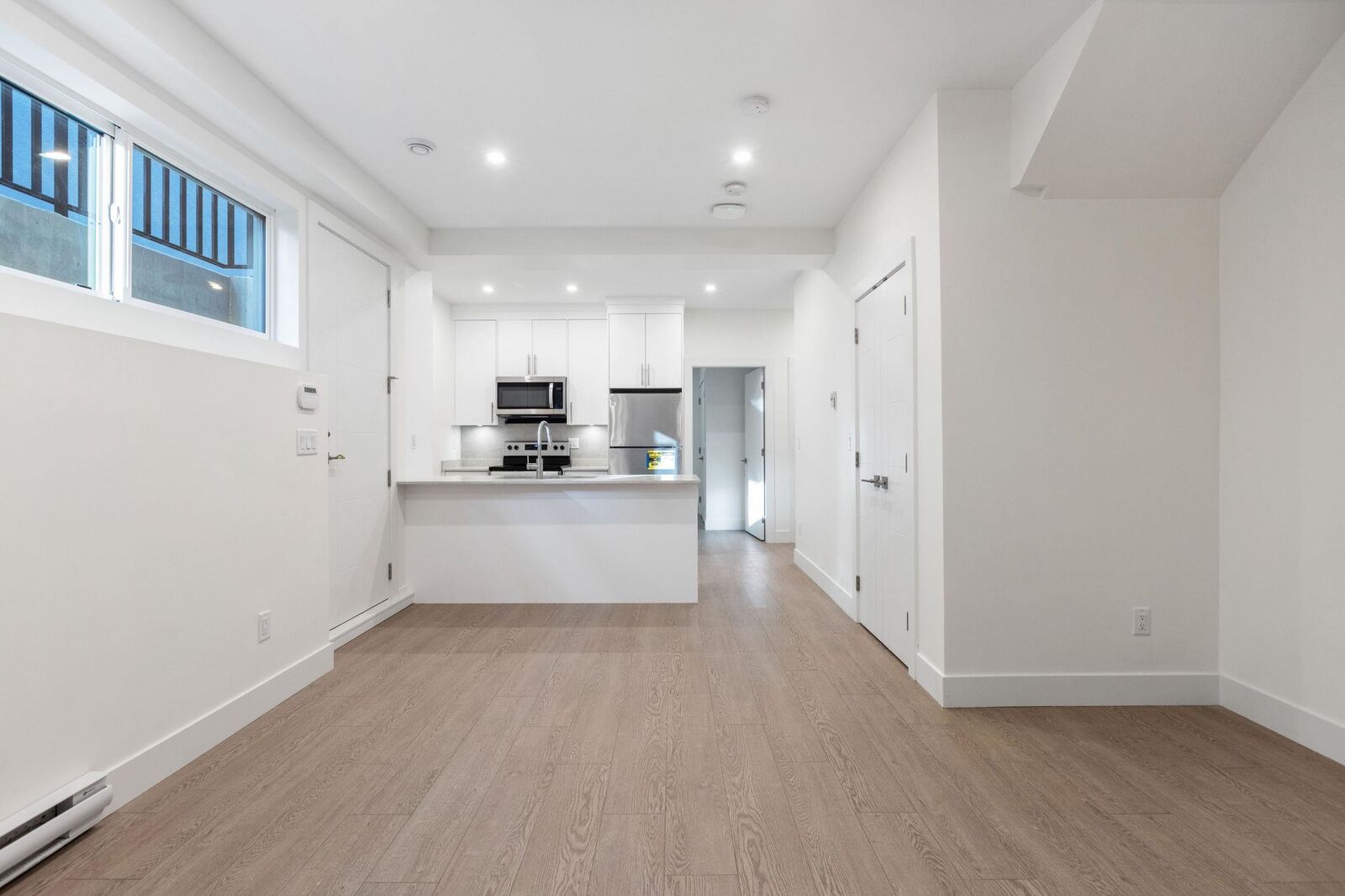 Property Photo:  2644 Chesterfield Avenue  BC V7N 3M2 