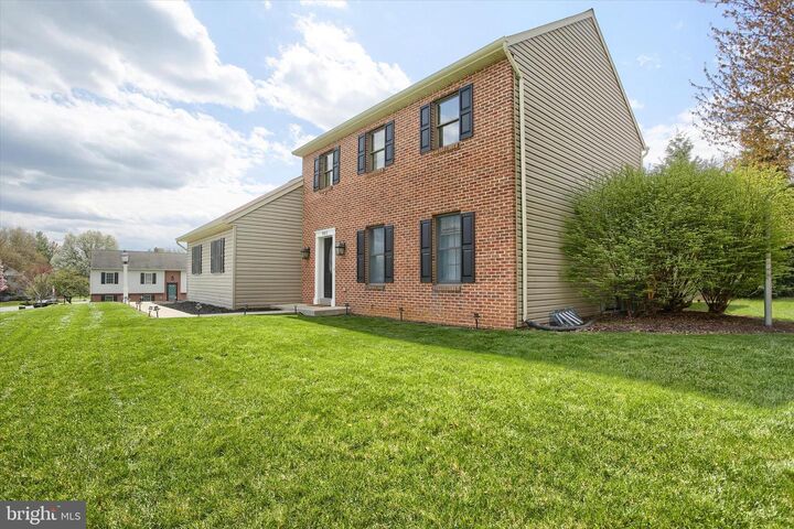 Property Photo:  901 Jade Avenue  PA 17601 
