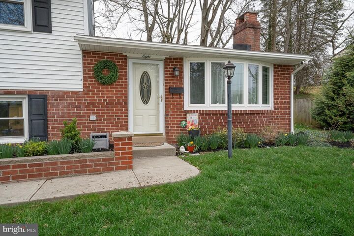 Property Photo:  8 Grove Lane  PA 19008 