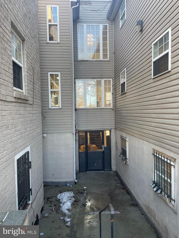 Property Photo:  612 Eastern Avenue NE C02  DC 20019 