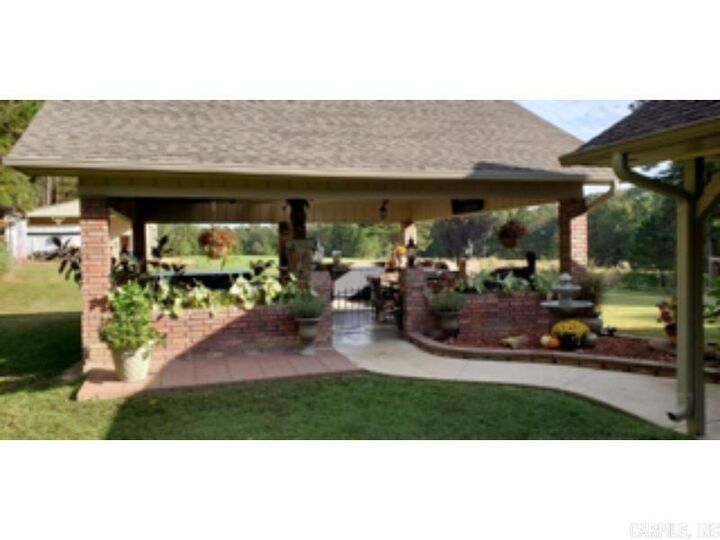 Property Photo:  2420 Maul Rd.  AR 71701 