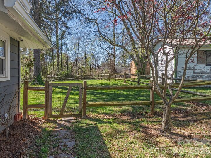 Property Photo:  12 Maple Lane  NC 28704 