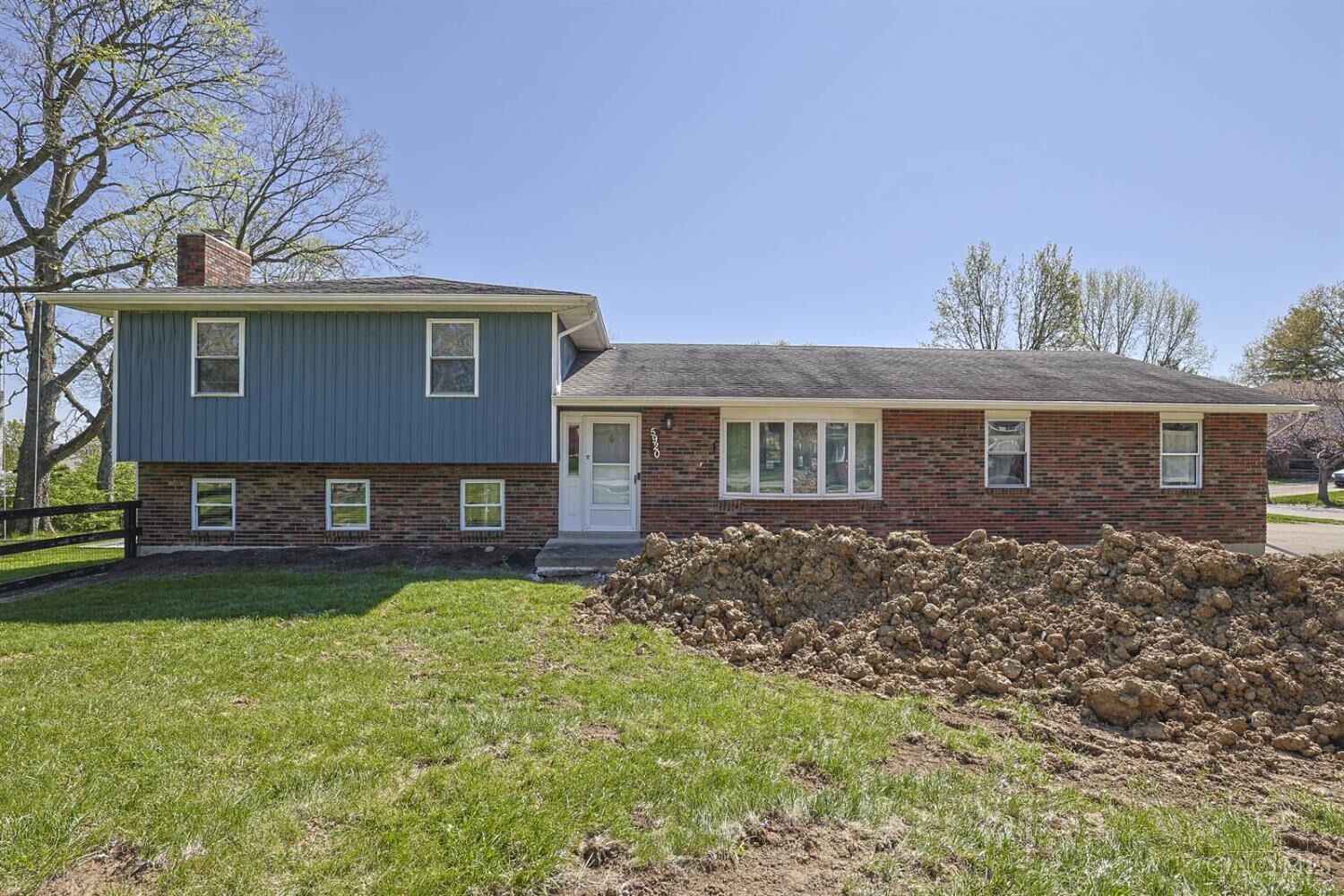 Property Photo:  5920 Embassy Drive  OH 45014 