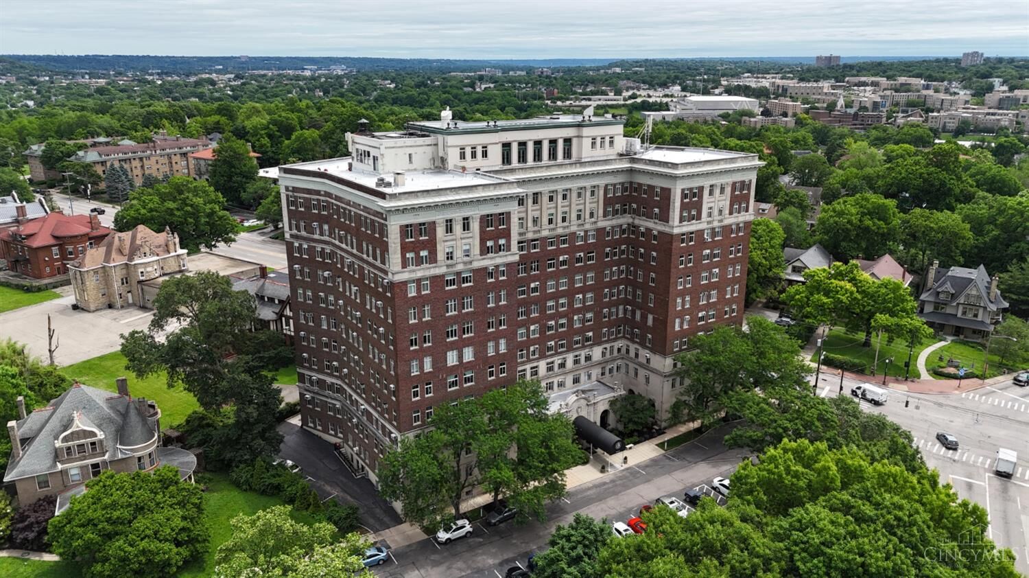 Property Photo:  3900 Rose Hill Avenue  OH 45229 